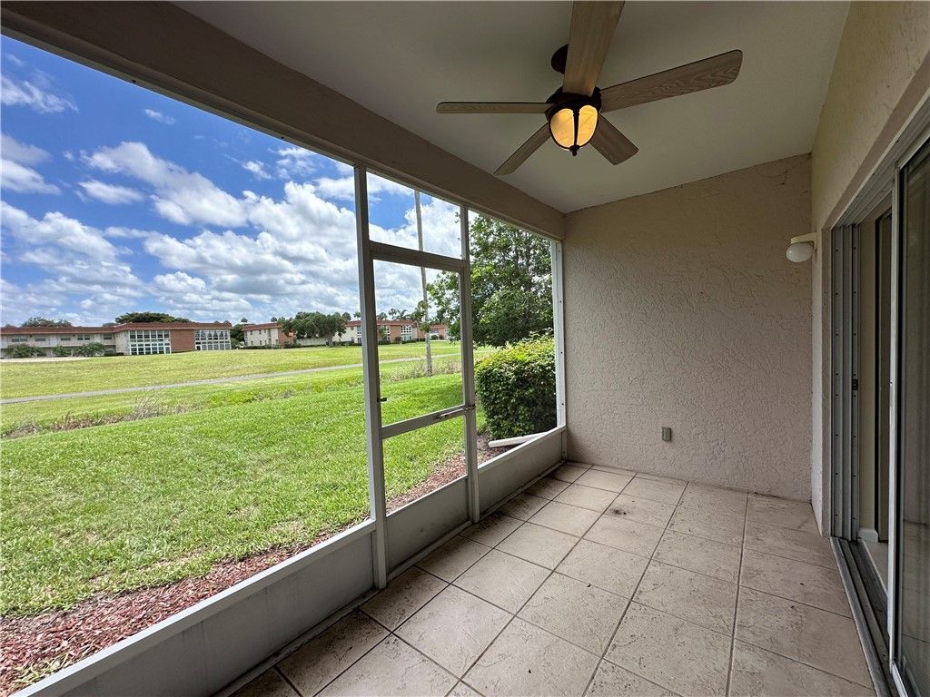 275 Grand Royale Circle, Unit 101, Vero Beach, FL 32962 Photo