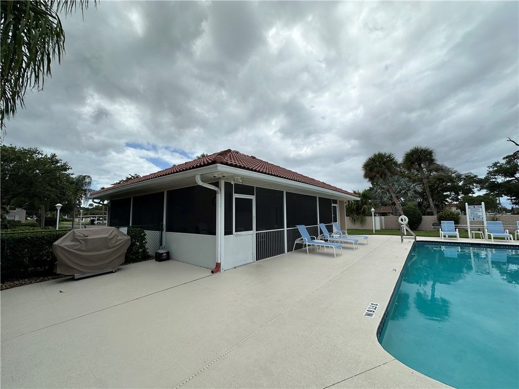 275 Grand Royale Circle, Unit 101, Vero Beach, FL 32962 Photo