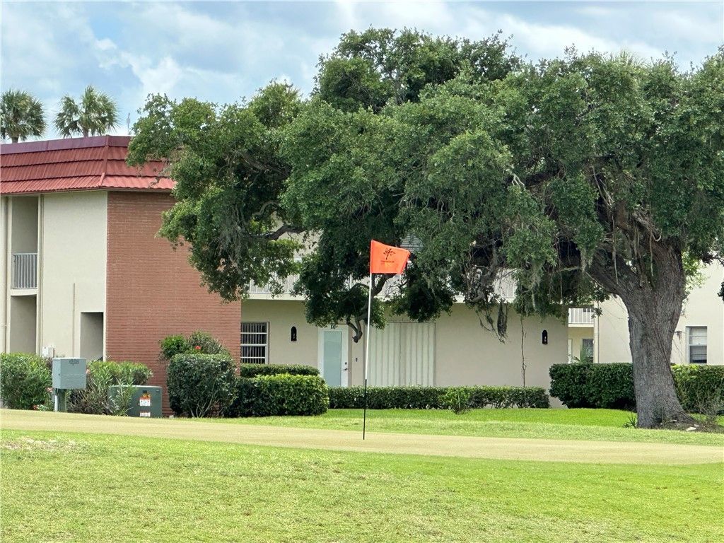 275 Grand Royale Circle, Unit 101, Vero Beach, FL 32962 Photo