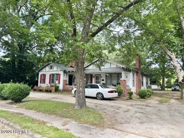 409-411 N Charlotte Street , Washington, NC 27889