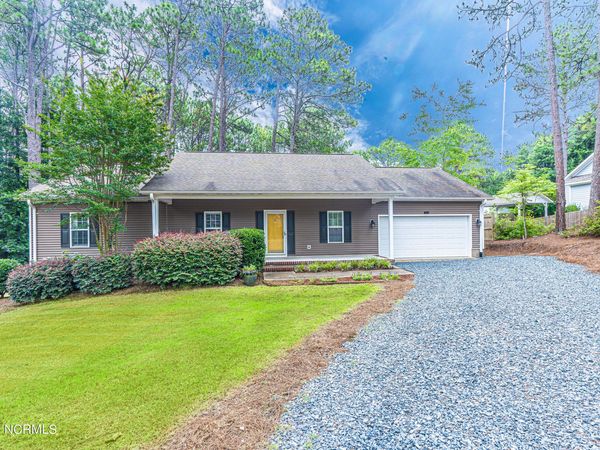 465 Crestview Road , Southern Pines, NC 28387