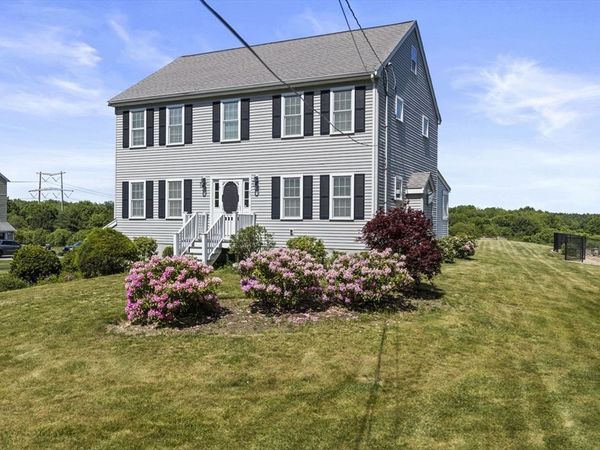 67 Franklin St, Halifax, MA 02338