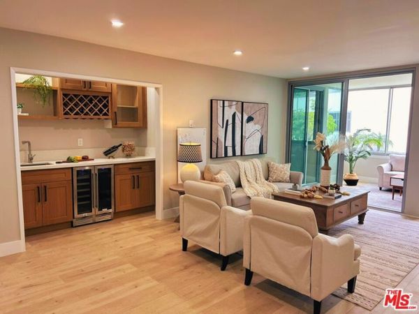 8701 Delgany Avenue, Unit 105, Playa Del Rey, CA 90293