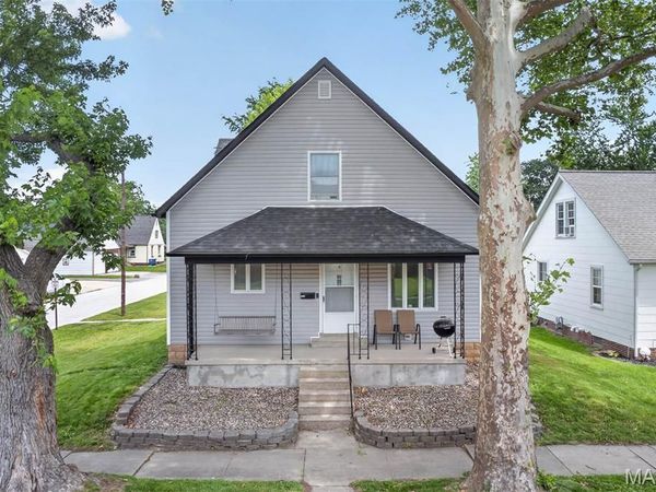 1801 Cypress , Highland, IL 62249