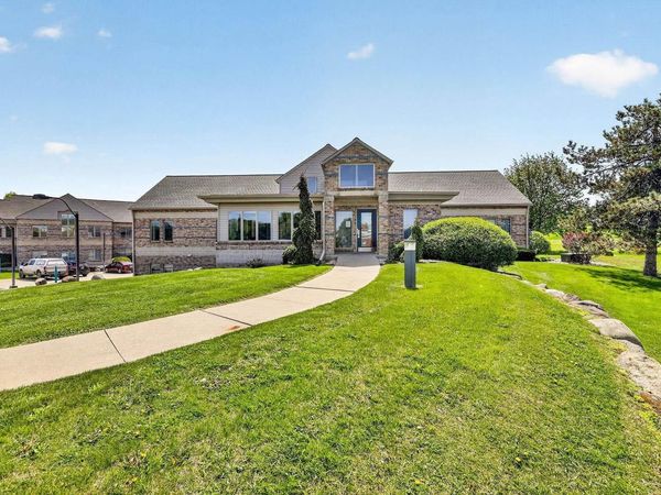 602 Pleasant Oak Drive, Oregon, WI 53575