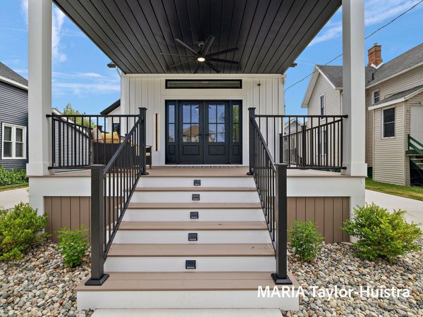 1423 Lakeshore Drive, Muskegon, MI 49441