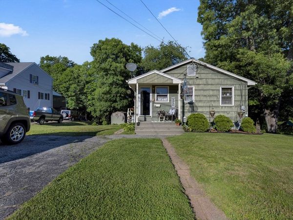 52 Crestwood, Southbridge, MA 01550
