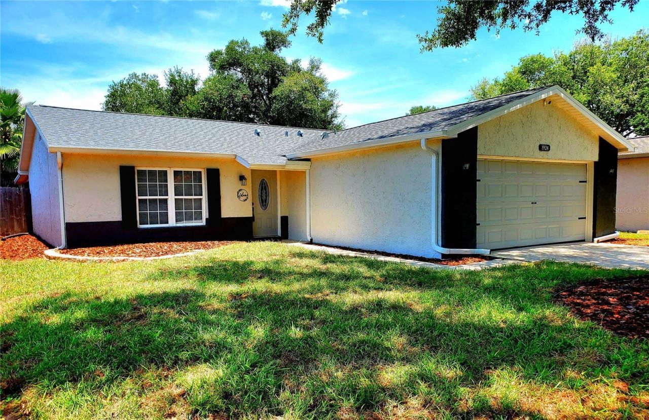 1924 Montego Court, Oldsmar, FL 34677 Main Photo