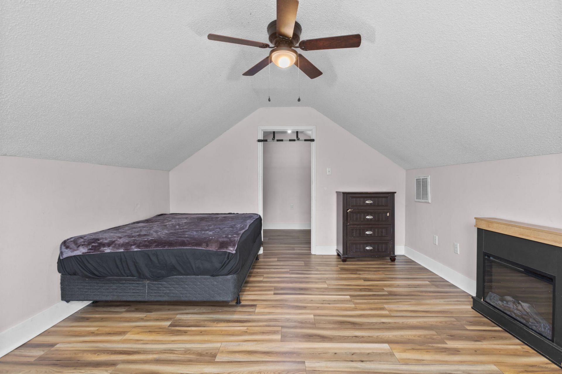 232 Birmingham Drive Photo 18