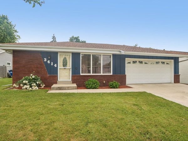 3414 Oakwood Dr, Racine, WI 53406