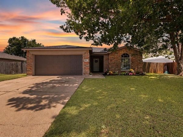 1611 Berry Drive, Cleburne, TX 76033