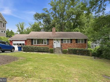 1476 WAGGAMAN CIRCLE , MCLEAN, VA 22101