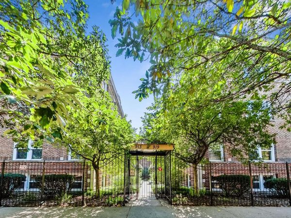 917 W Sunnyside Avenue , Unit 2S, Chicago, IL 60640