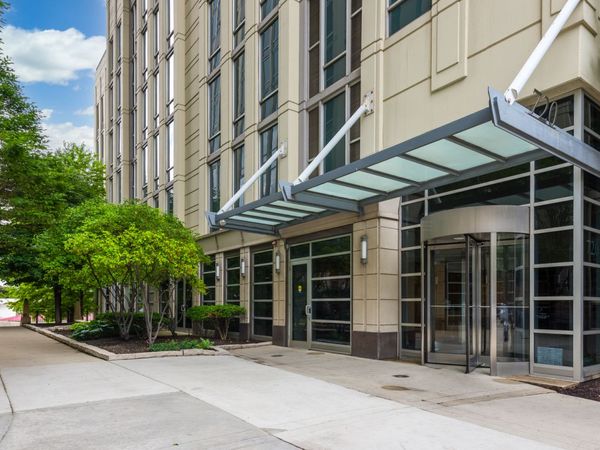 720 N Larrabee Street , Unit 1605, Chicago, IL 60654