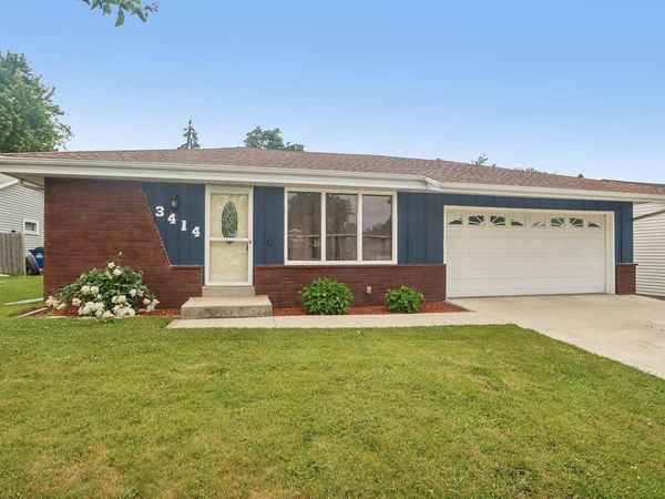 3414 Oakwood DRIVE, Racine, WI 53406