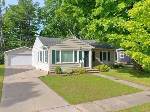 1253 MARIAN LANE, Green Bay, WI 54304
