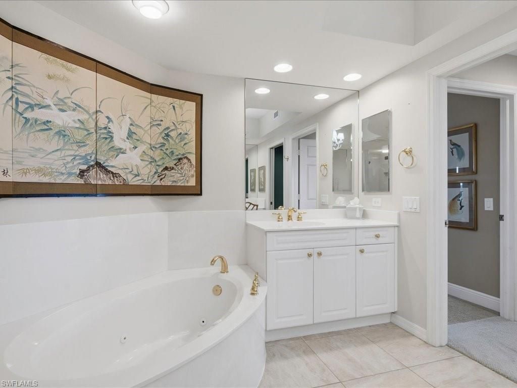 425 Cove Tower Dr, Unit 901, Naples, FL 34110 Photo