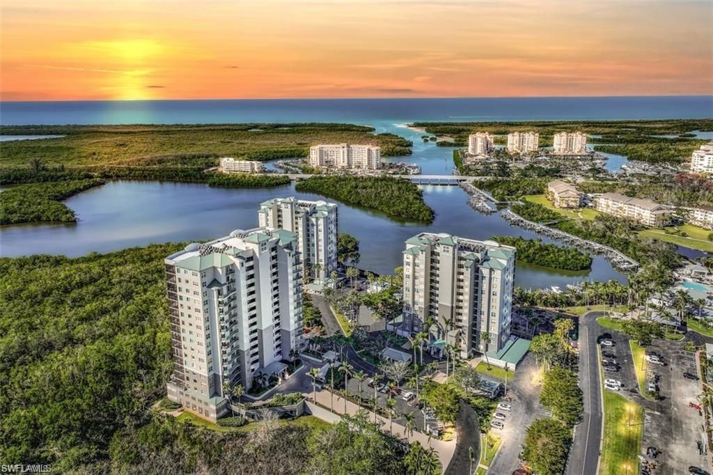 425 Cove Tower Dr, Unit 901, Naples, FL 34110 Photo