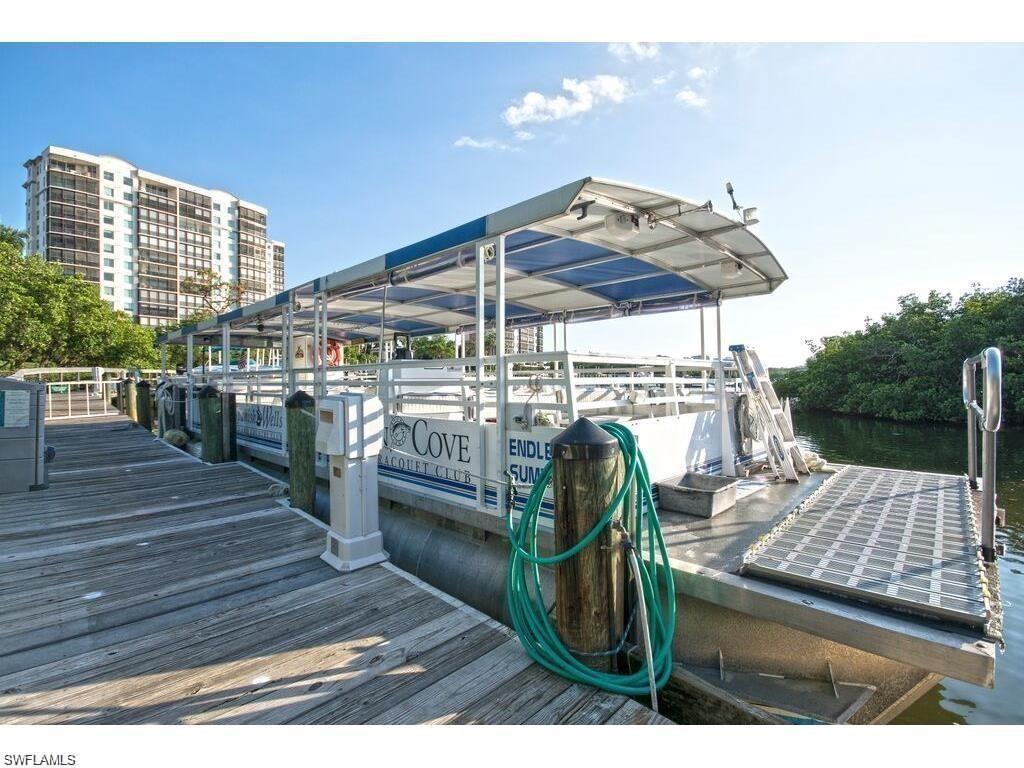 425 Cove Tower Dr, Unit 901, Naples, FL 34110 Photo