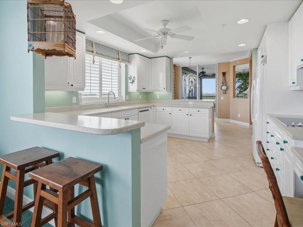425 Cove Tower Dr, Unit 901, Naples, FL 34110 Photo