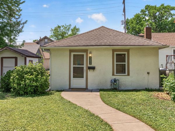 5252 29th Avenue S, Minneapolis, MN 55417