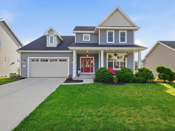 5326 N Peninsula Way, McFarland, WI 53558