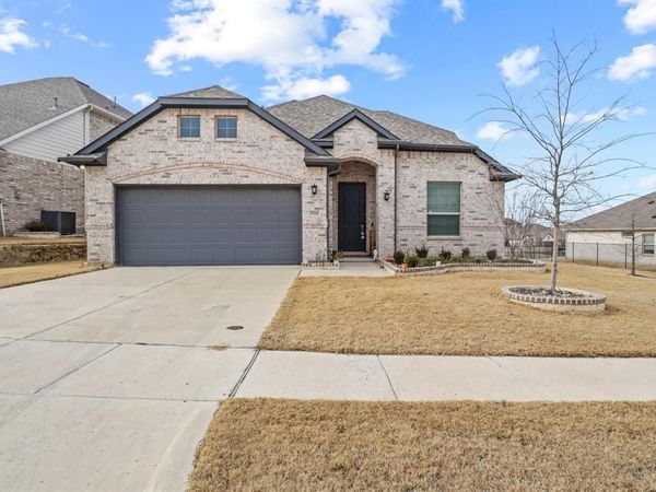 5321 Waterview Court , Haltom City, TX 76137