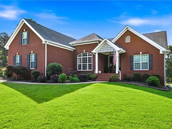 96 William Freeman Road , Hoschton, GA 30548