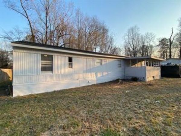 114 Skyland Drive E, Locust Grove, GA 30248