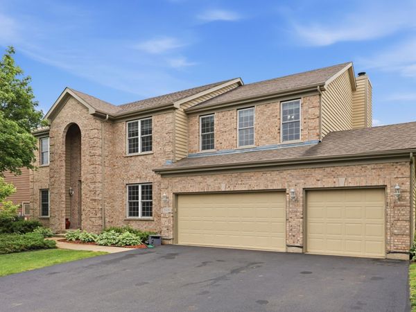 524 Camargo Club Road , Lake In The Hills, IL 60156