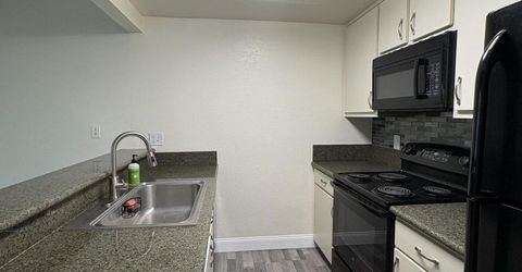 2105 G Street, Sparks, NV 89431 Photo