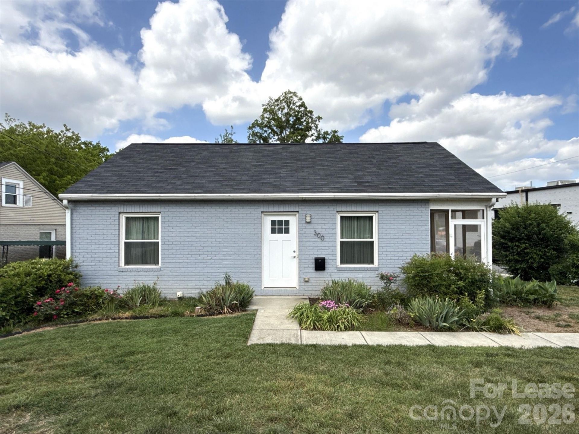 300 E Peterson Drive, Charlotte, NC 28217 Main Photo