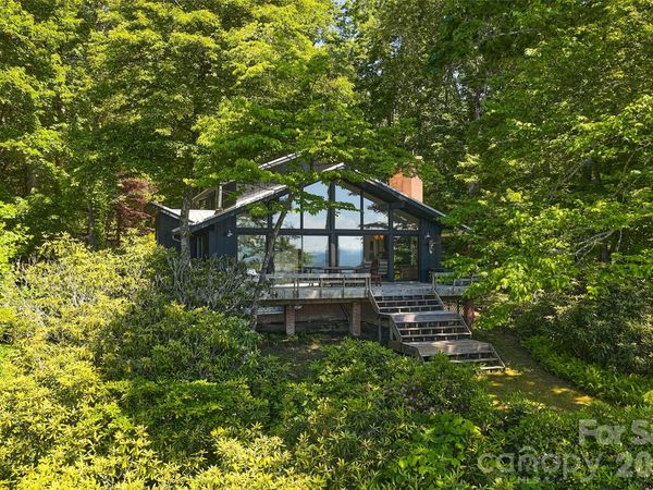 911 Green Hill Road , Brevard, NC 28712
