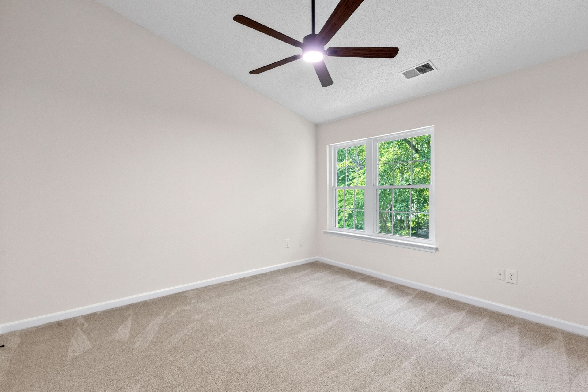 8032 Shadow Oak Drive Photo 19