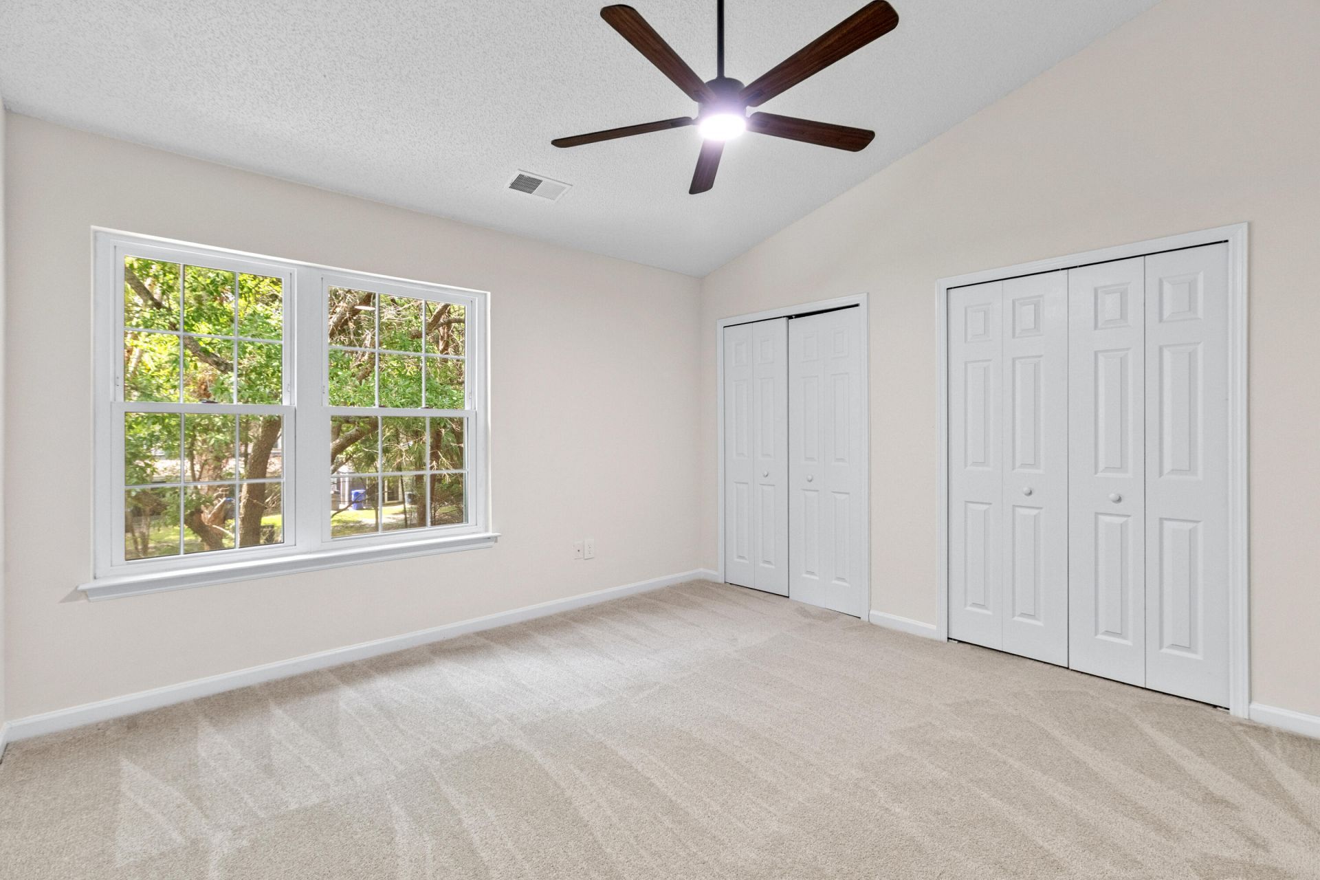 8032 Shadow Oak Drive Photo 20