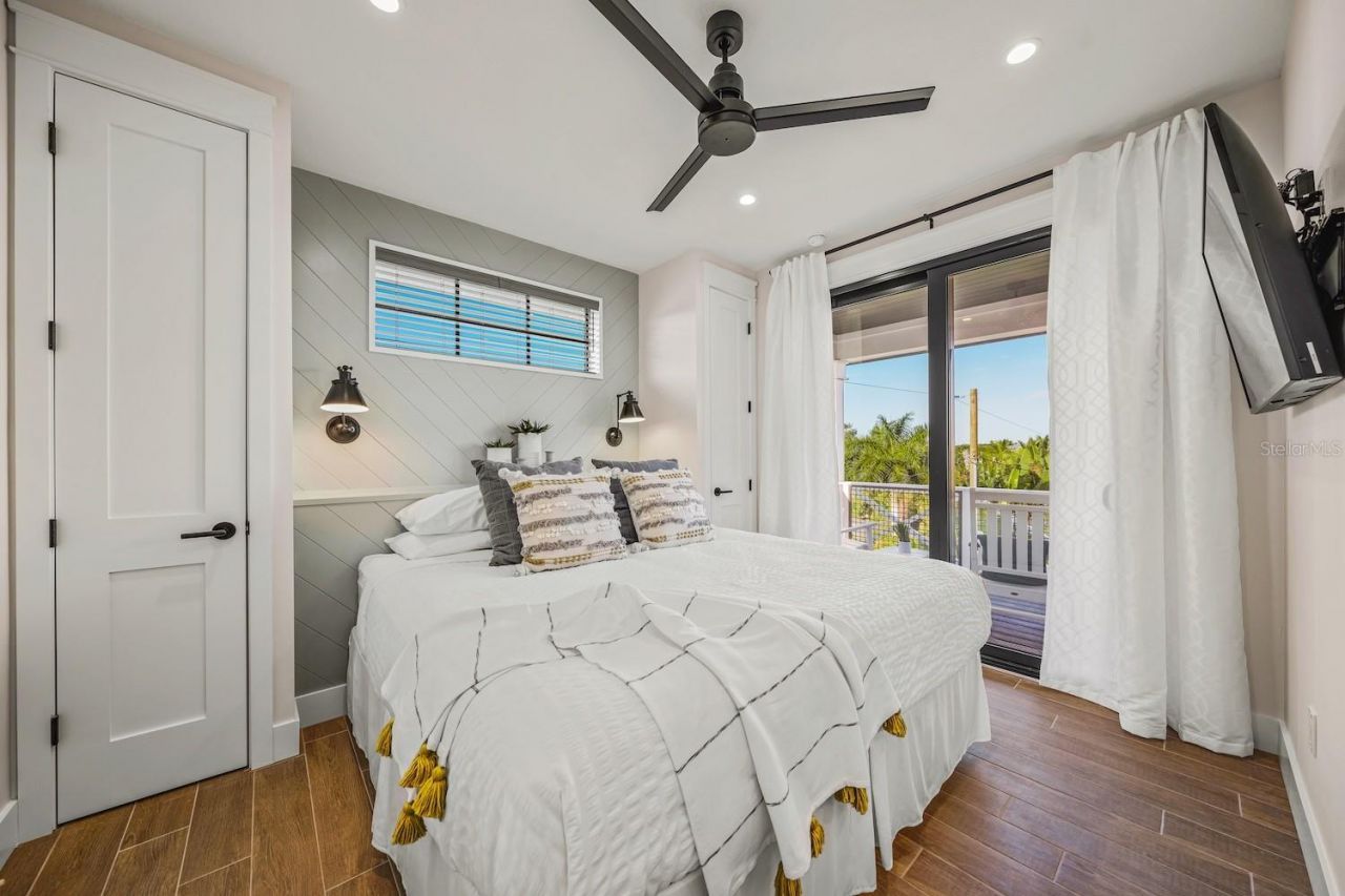 6910 Midnight Pass Road , Unit B, Sarasota, FL 34242 Photo
