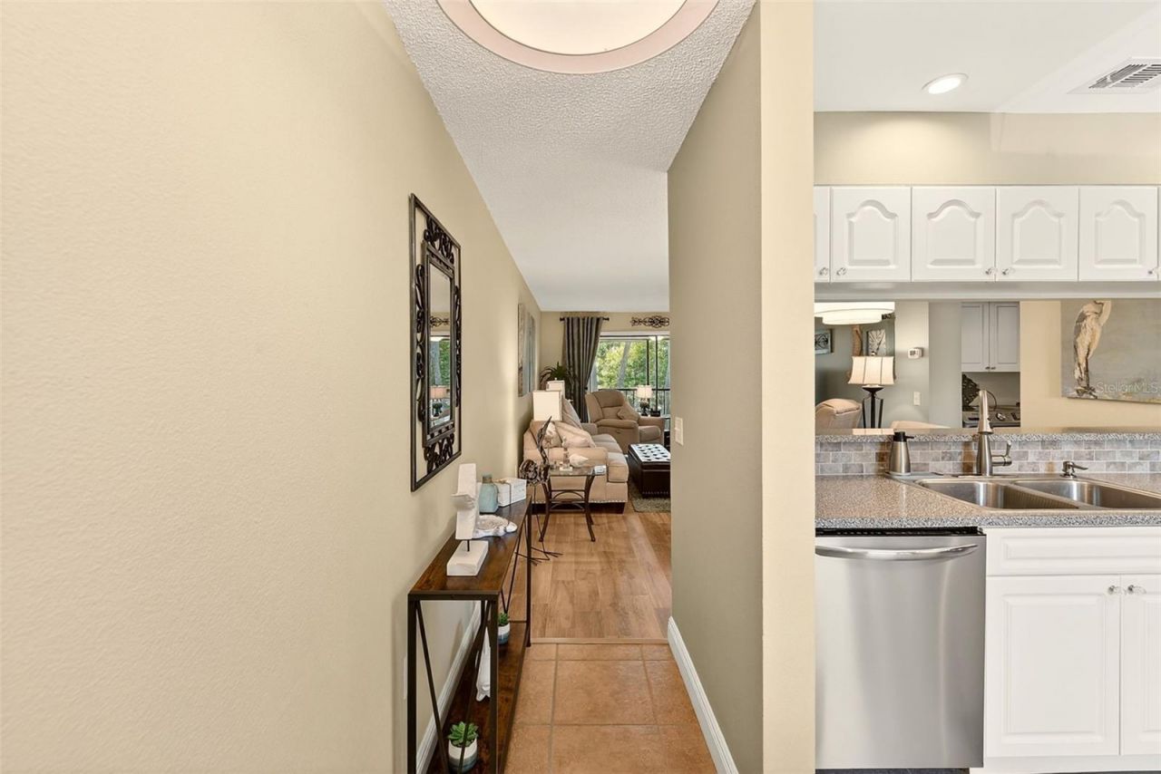 3001 58th Avenue S, Unit 612, Saint Petersburg, FL 33712 Photo