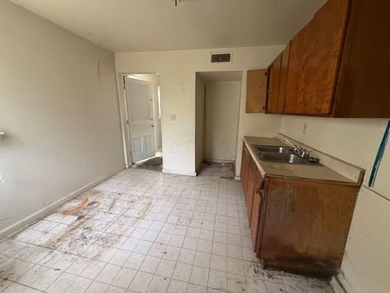 1259 E 16th Avenue, Columbus, OH 43211 Photo 12