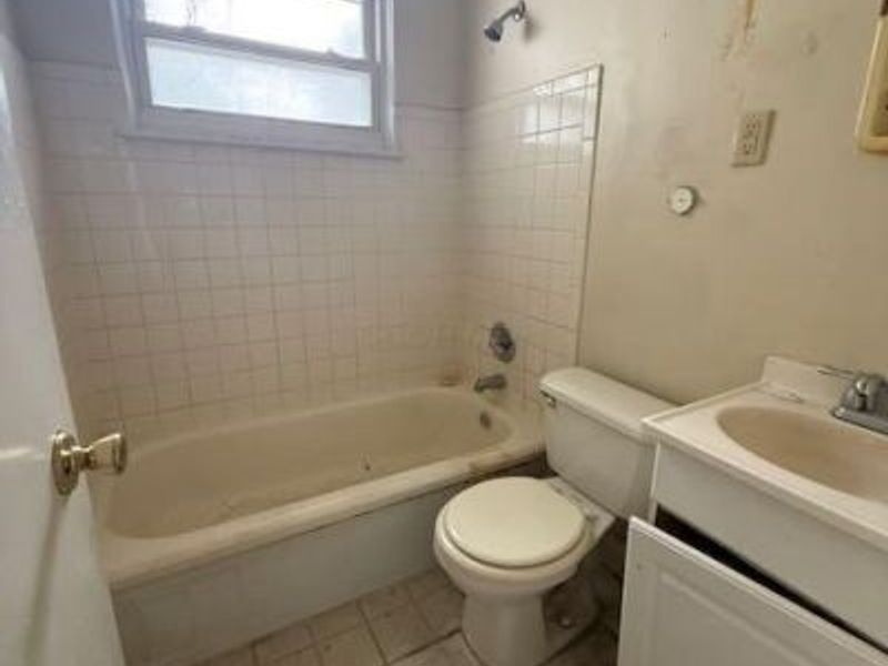 1259 E 16th Avenue, Columbus, OH 43211 Photo 8