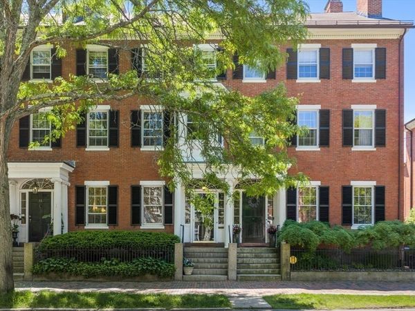 33 Chestnut St, Salem, MA 01970