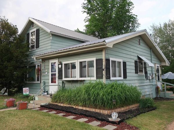 542 W MAIN STREET, Wautoma, WI 54982