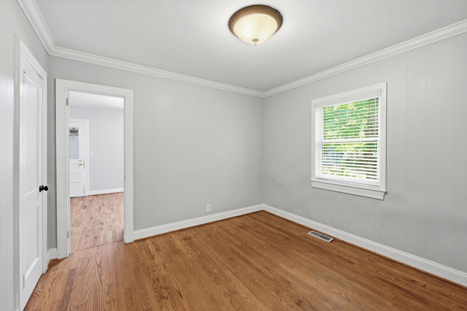 2043 Wappoo Drive Photo 12