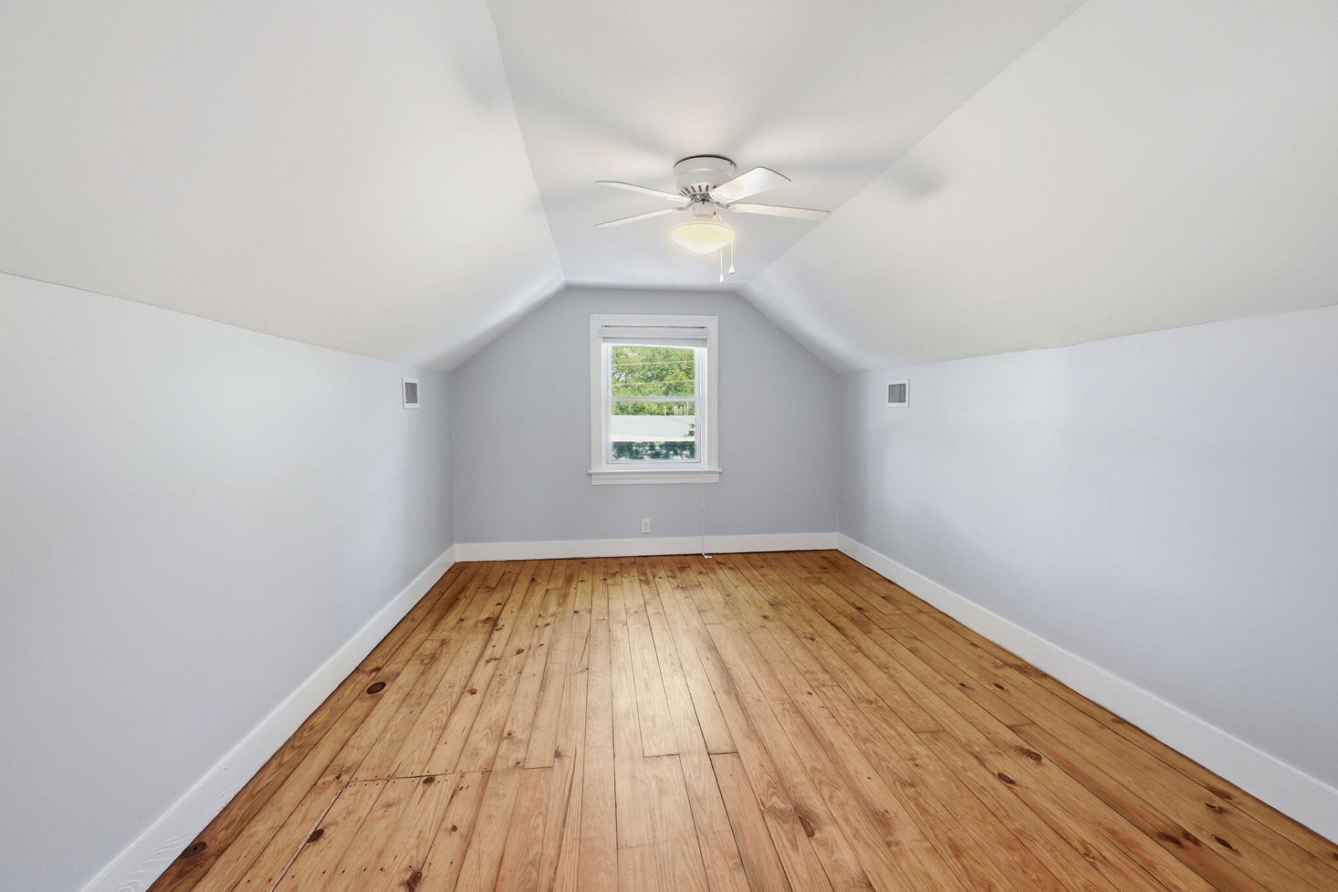 2043 Wappoo Drive Photo 19