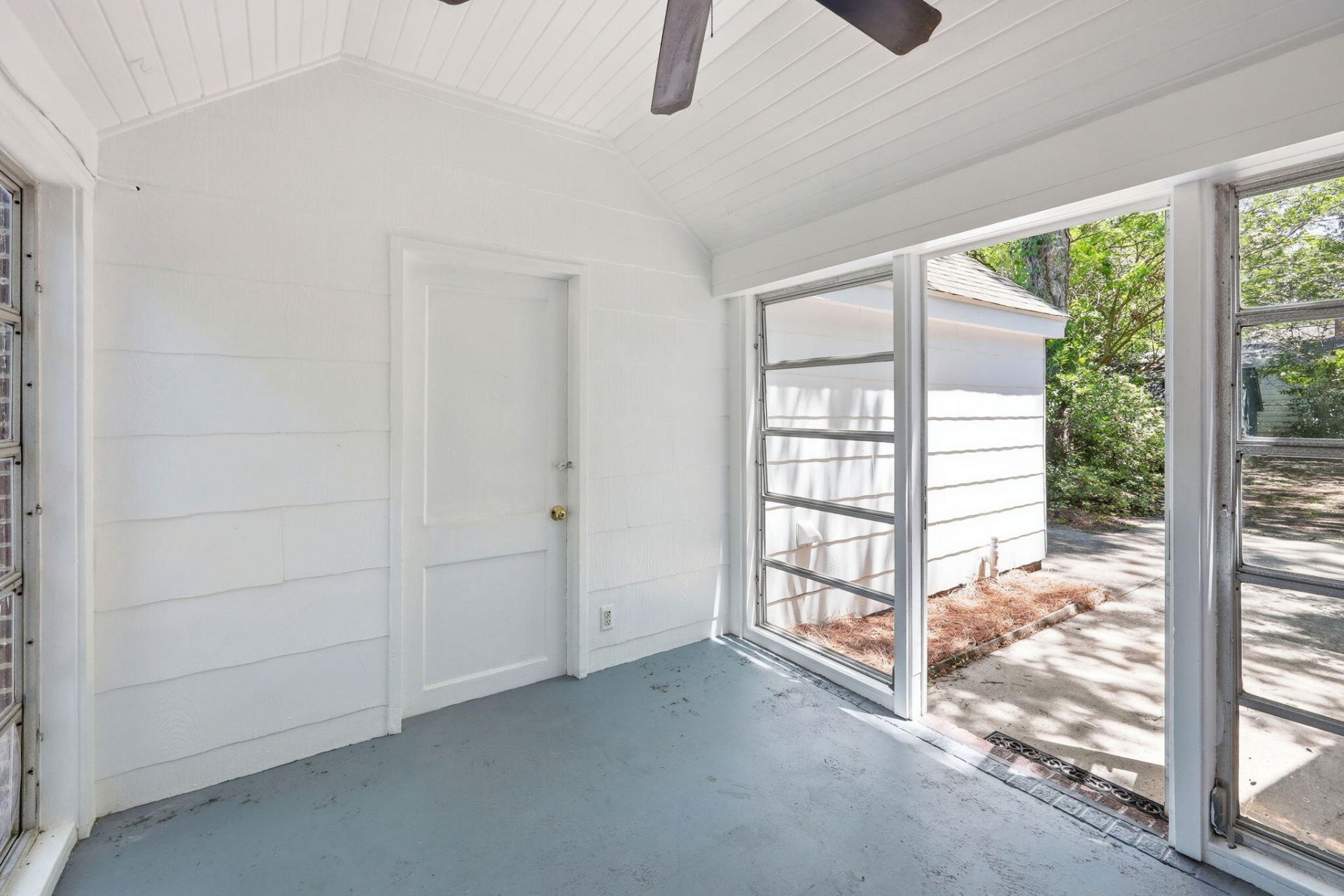 2043 Wappoo Drive Photo 23