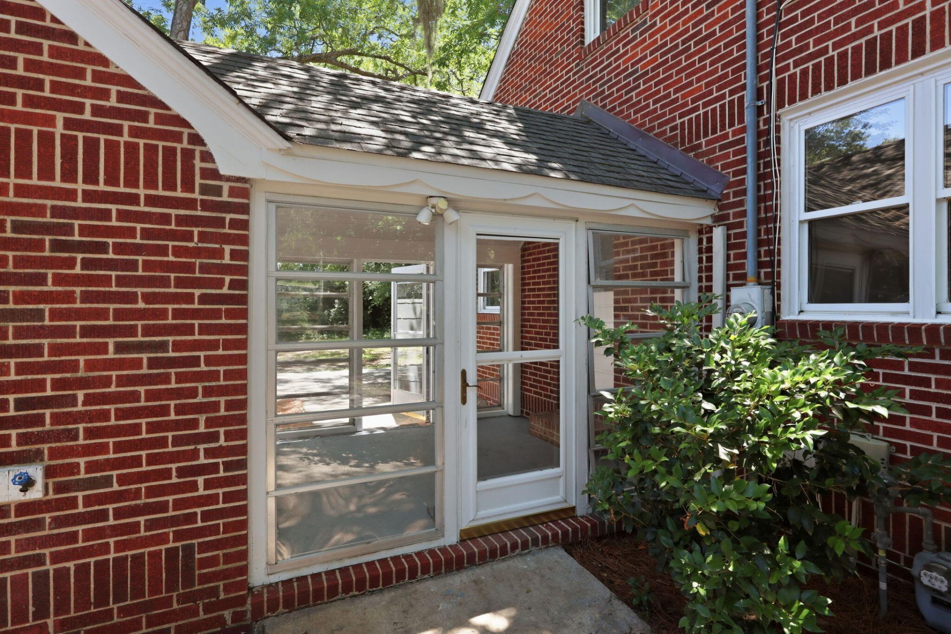 2043 Wappoo Drive Photo 24