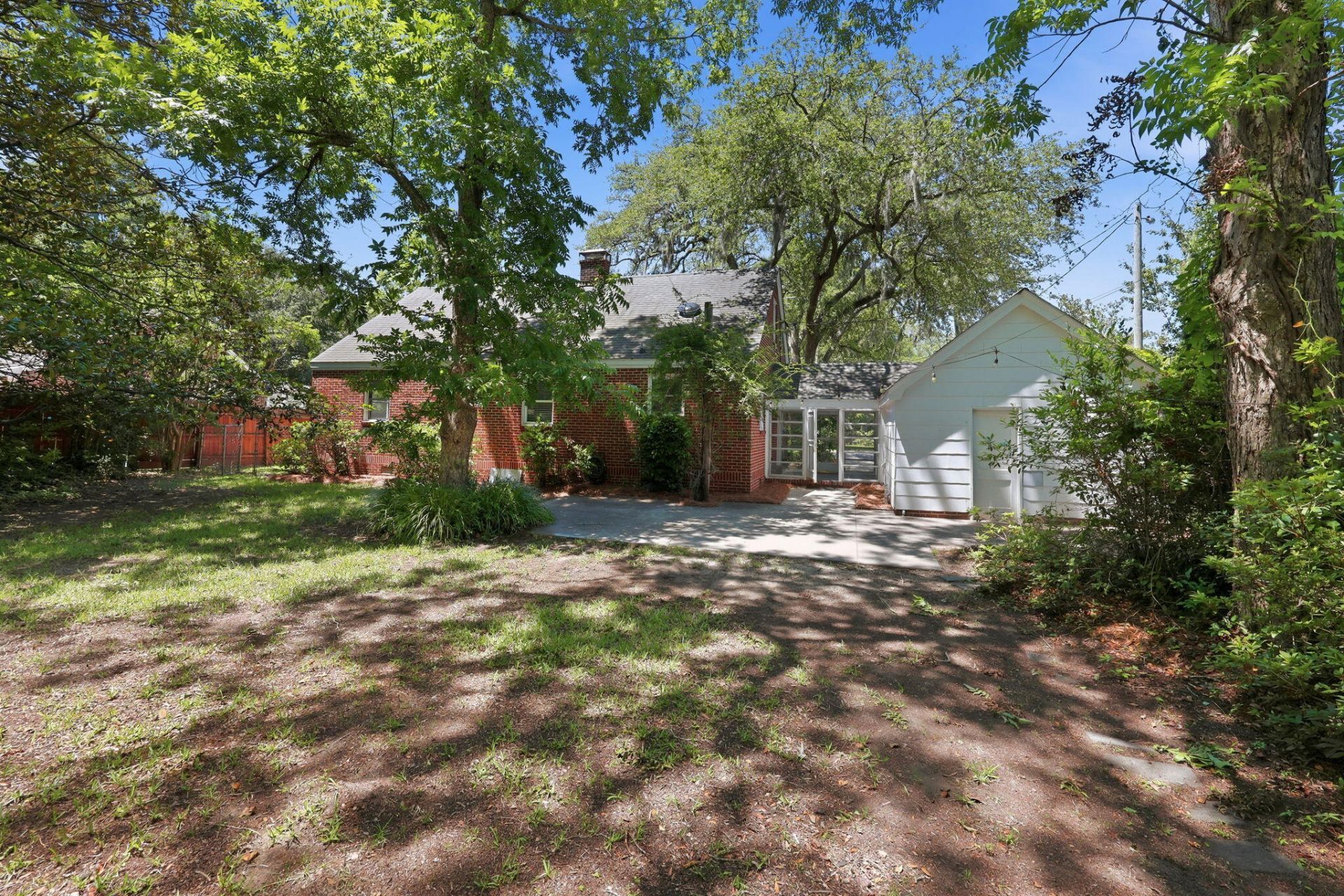 2043 Wappoo Drive Photo 25