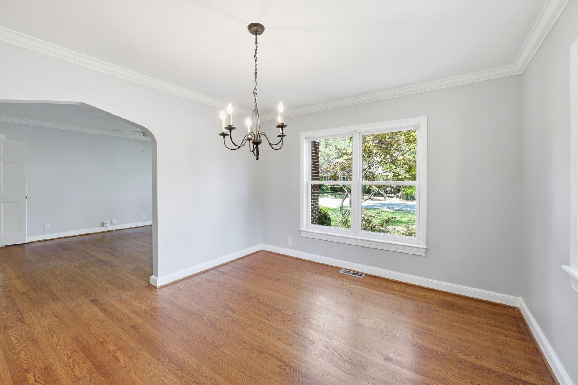 2043 Wappoo Drive Photo 5