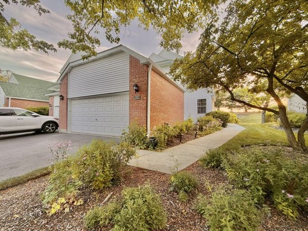 112 Pembroke Circle , Lake Bluff, IL 60044