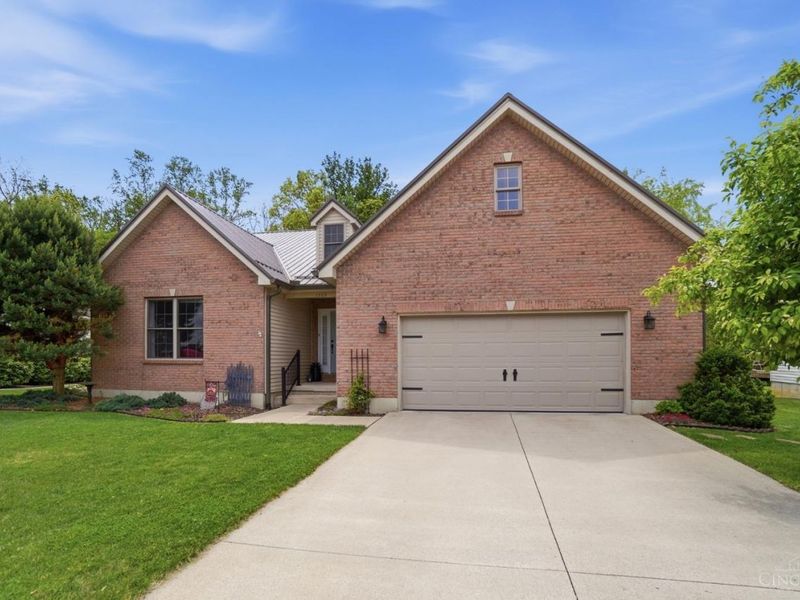 1503 Meadow Ridge Circle, Wilmington, OH 45177 Photo 1