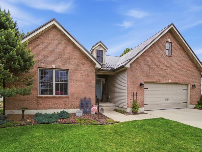 1503 Meadow Ridge Circle, Wilmington, OH 45177 Photo 2